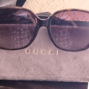 GUCCI SUNGLASSES